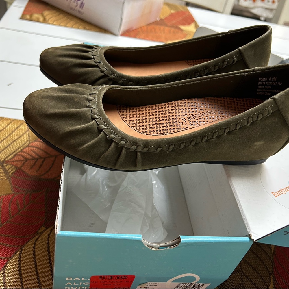 BareTraps Olive Women's Flats